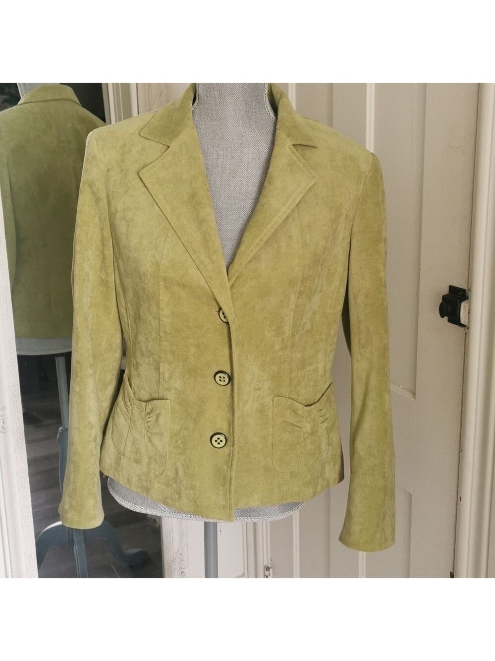 Vintage Conrad C apple green velvet jacket. Size 8. EUC